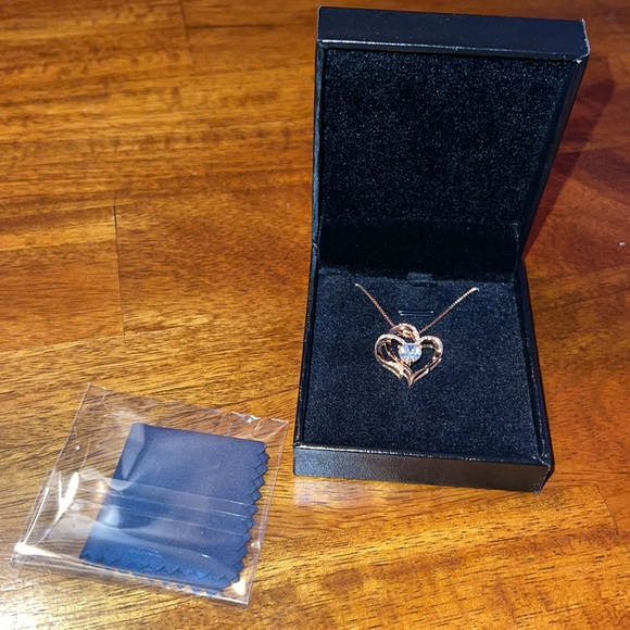 14K Rose Gold Plated Sterling Zirconia Heart Necklace NWOT 😍 PERFECT GIFT - Picture 4 of 16
